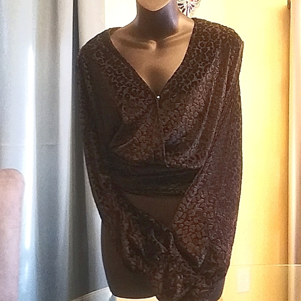 NWT! Lea&Viola, black velvet panther print top! Sz.S